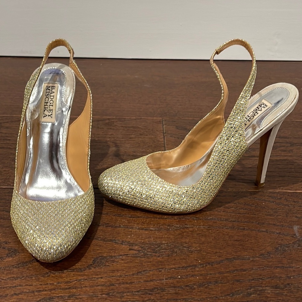 BADGLEY Mischka Rhinestone Sling Backs Size 8